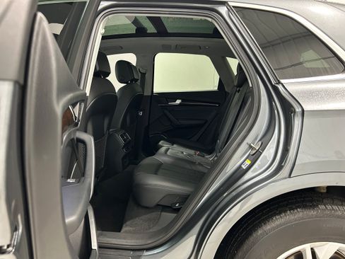 Used 2019 Audi Q5 2.0T Premium w/ Convenience Package AWD/4WD image 29