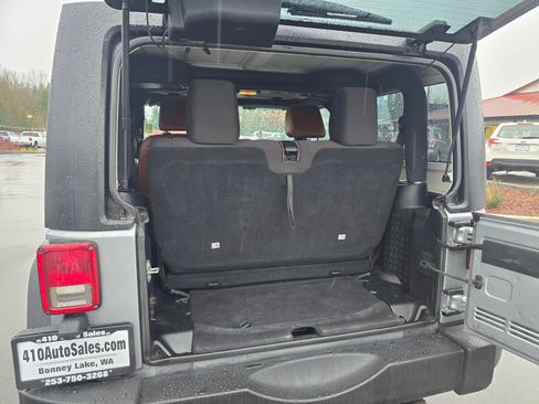 Used 2015 Jeep Wrangler Sport AWD/4WD image 9