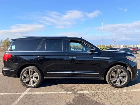 Used 2018 Lincoln Navigator Reserve w/ Technology Package AWD/4WD image 6
