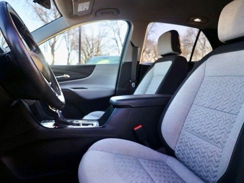 Certified 2022 Chevrolet Equinox LT w/ Driver Convenience Package image 18