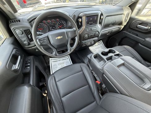Used 2024 Chevrolet Silverado 2500 W/T image 9