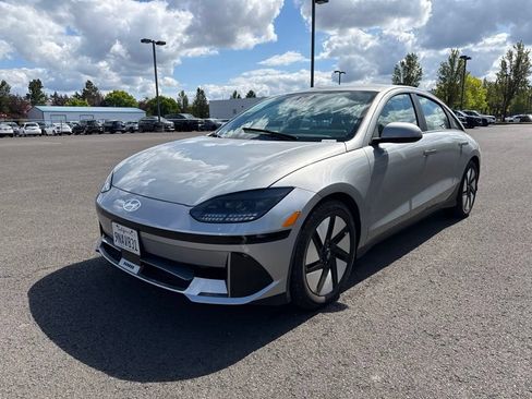 Used 2024 Hyundai Ioniq 6 SE RWD image 3