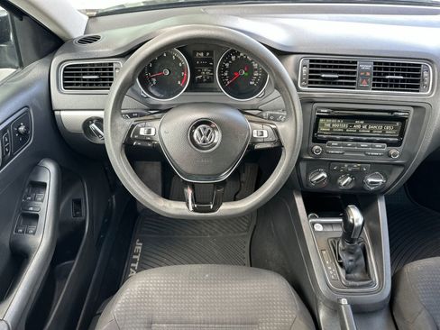 Used 2015 Volkswagen Jetta SE FWD image 13