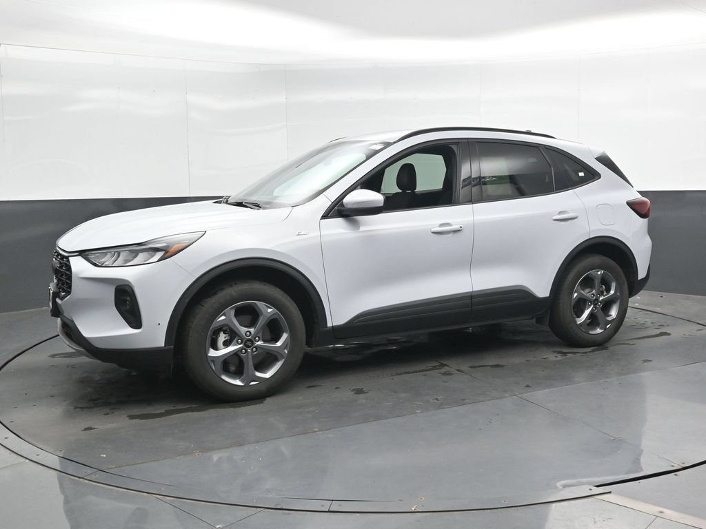 Used 2025 Ford Escape ST-Line Select AWD/4WD image 8