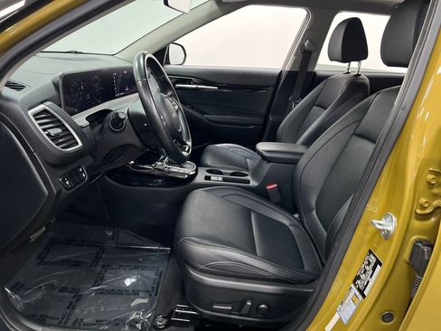 Used 2024 Kia Seltos SX w/ SX Sunroof Package image 13