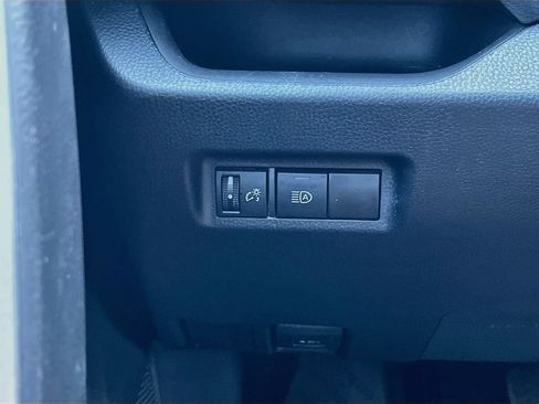 Used 2023 Toyota RAV4 LE AWD/4WD image 21