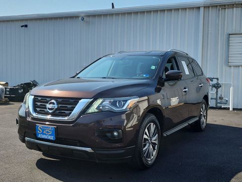Used 2020 Nissan Pathfinder SL image 1