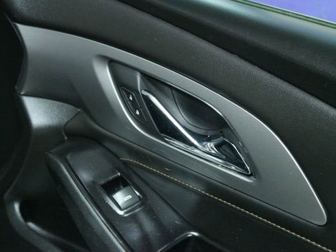 Used 2018 Chevrolet Traverse LT FWD image 11