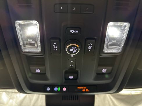 Used 2023 GMC Yukon XL Denali Ultimate AWD/4WD image 27