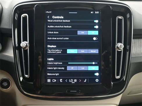 Used 2024 Volvo XC40 B5 Plus w/ Protection Package Premier image 18