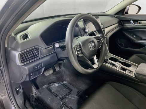 Used 2018 Honda Accord LX image 9