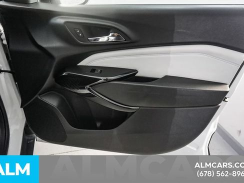 Used 2025 Chevrolet Trax LT FWD image 41