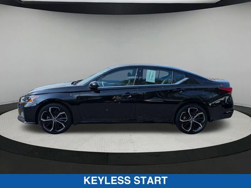 Used 2024 Nissan Altima 2.5 SR w/ SR Premium Package AWD/4WD image 7
