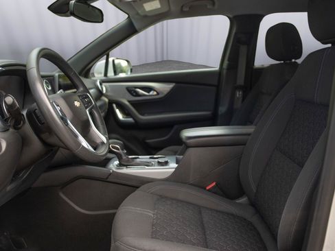Used 2021 Chevrolet Blazer LT AWD/4WD image 2