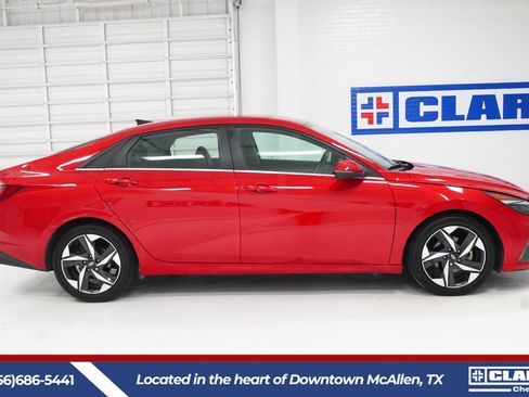 Used 2023 Hyundai Elantra Limited FWD image 4