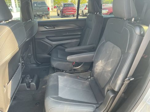 Certified 2025 Jeep Grand Cherokee L Laredo w/ Luxury Tech Group I AWD/4WD image 29