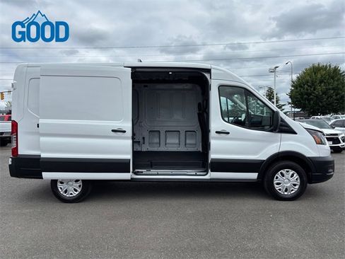 Used 2022 Ford E-Transit Medium Roof image 27