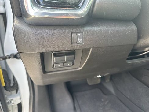 Used 2024 GMC Canyon Elevation w/ Convenience Package RWD image 11