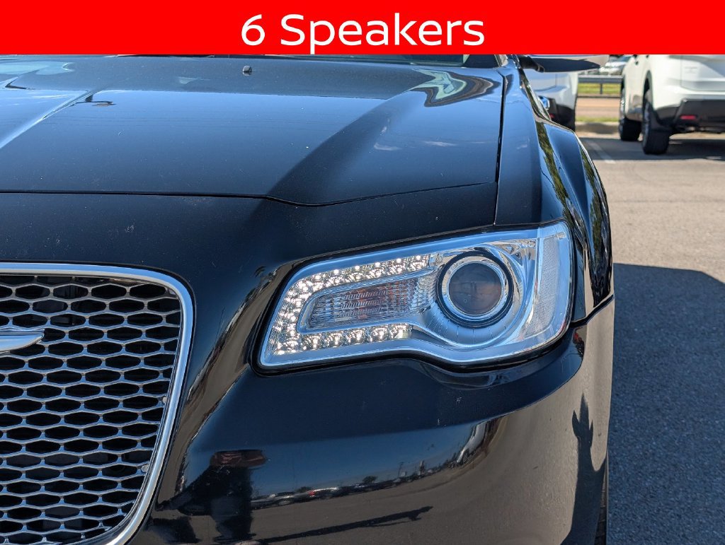 Used 2020 Chrysler 300 Touring w/ Chrome Appearance Package RWD image 12