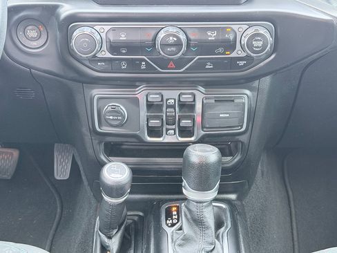 Used 2021 Jeep Wrangler Unlimited Sport AWD/4WD image 18