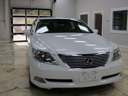 Used 2008 Lexus LS 460 L w/ Preferred Accessory Pkg RWD image 4