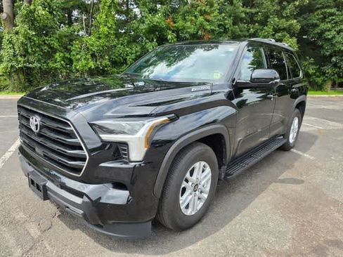 Used 2025 Toyota Sequoia SR5 w/ SR5 Premium Package AWD/4WD image 1