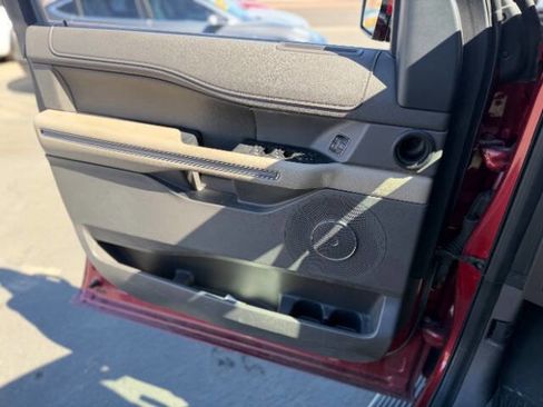 Used 2019 Ford Expedition XLT w/ Equipment Group 202A image 9