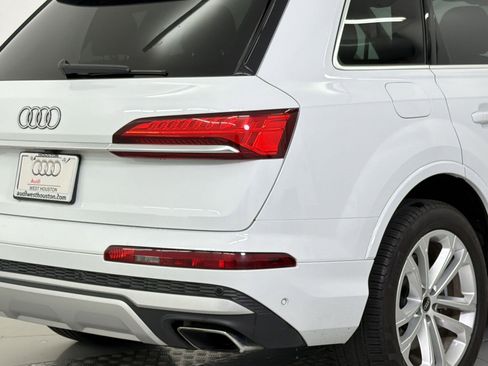 Used 2025 Audi Q7 3.0T Premium Plus image 12