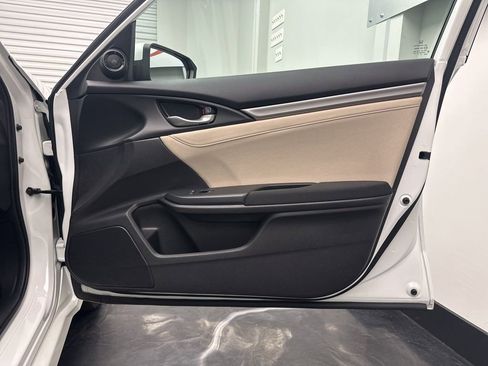Used 2018 Honda Civic EX image 10
