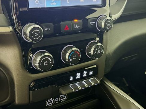New 2026 RAM 1500 Express AWD/4WD image 15