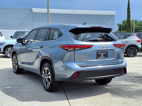 Used 2022 Toyota Highlander XLE FWD image 5