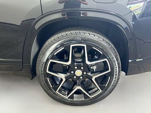Used 2026 Chevrolet Traverse High Country FWD image 24