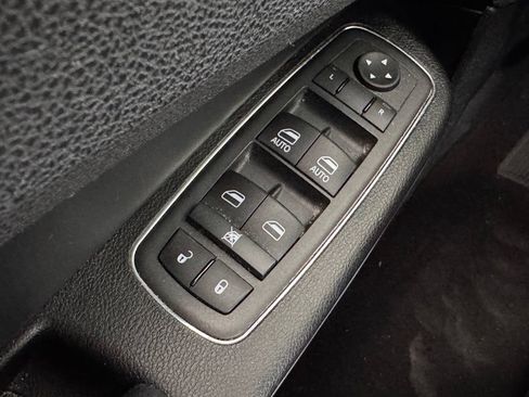 Used 2022 Chrysler 300 Touring L RWD image 23