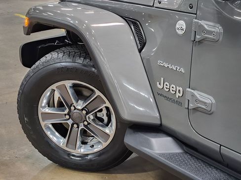Used 2020 Jeep Wrangler Unlimited Sahara AWD/4WD image 23