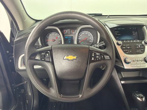 Used 2017 Chevrolet Equinox LS AWD/4WD image 13