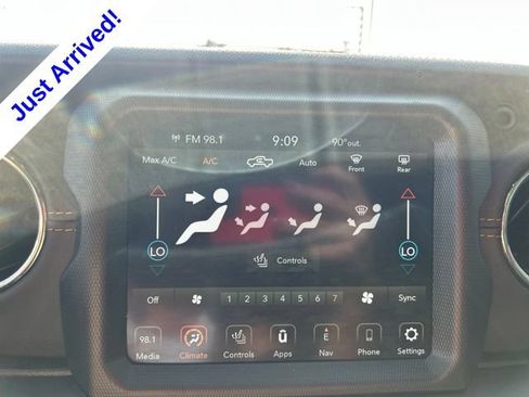 Used 2022 Jeep Gladiator Overland AWD/4WD image 23