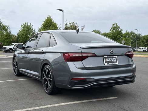 Used 2022 Volkswagen Jetta SE FWD image 5