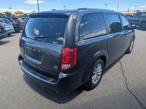 Used 2019 Dodge Grand Caravan SXT FWD image 3