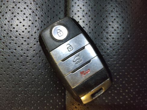 Used 2017 Kia Sorento FWD w/ LX Convenience Package image 32