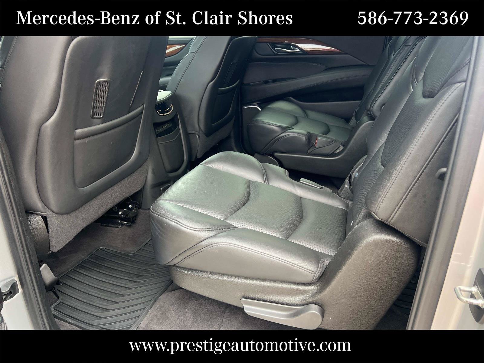 Used 2020 Cadillac Escalade ESV Luxury AWD/4WD image 15