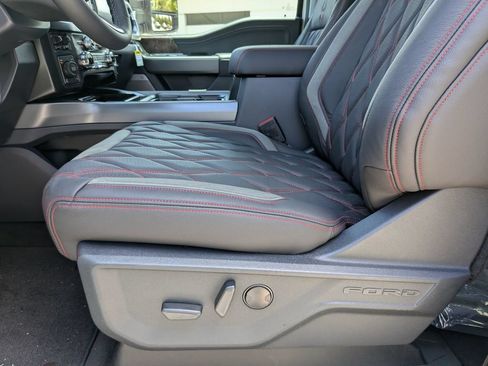 New 2026 Ford F250 Lariat w/ Black Appearance Package AWD/4WD image 29
