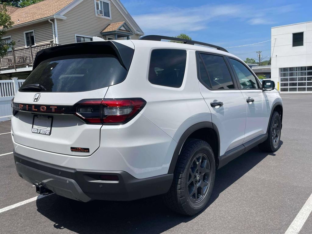 New 2026 Honda Pilot Sport image 5
