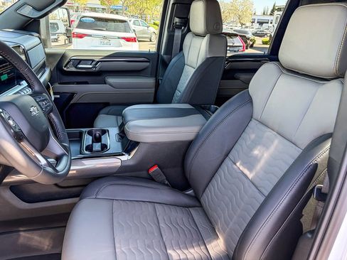 New 2026 Chevrolet Silverado 2500 ZR2 w/ LPO, Dark Essentials Package image 16