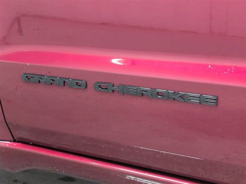 Certified 2021 Jeep Grand Cherokee Laredo X image 12