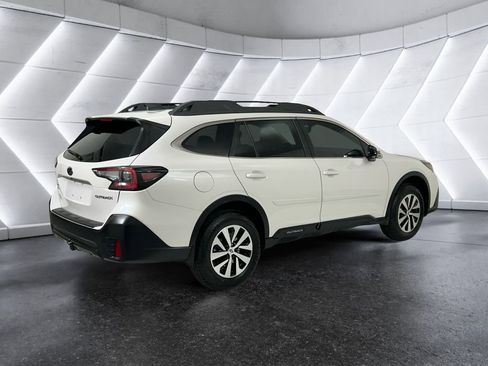 Used 2021 Subaru Outback Premium image 4