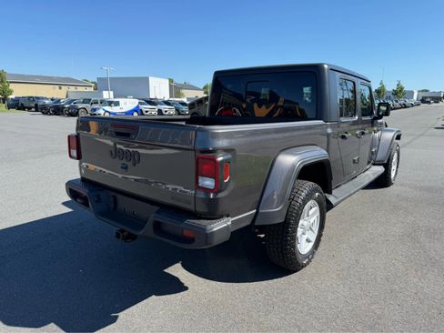 Used 2021 Jeep Gladiator Sport AWD/4WD image 9