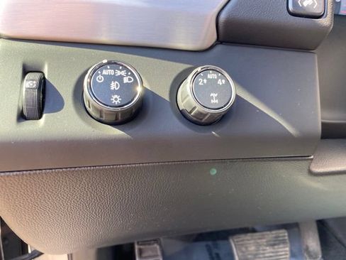 Used 2016 GMC Yukon XL SLT AWD/4WD image 19