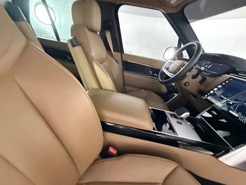Used 2025 Land Rover Range Rover SE AWD/4WD image 40