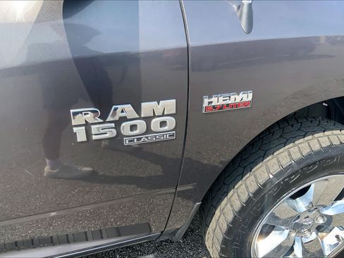 Used 2019 RAM 1500 Express w/ Express Value Package AWD/4WD image 31