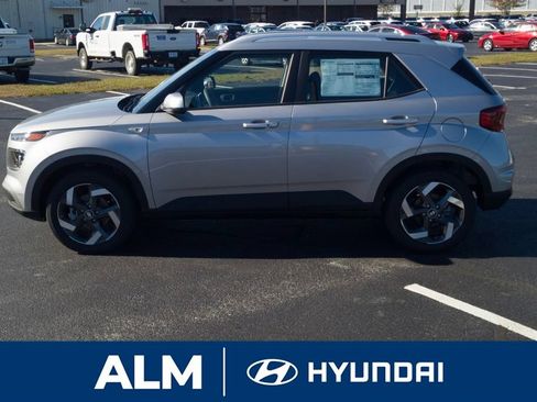 New 2026 Hyundai Venue SEL FWD image 10